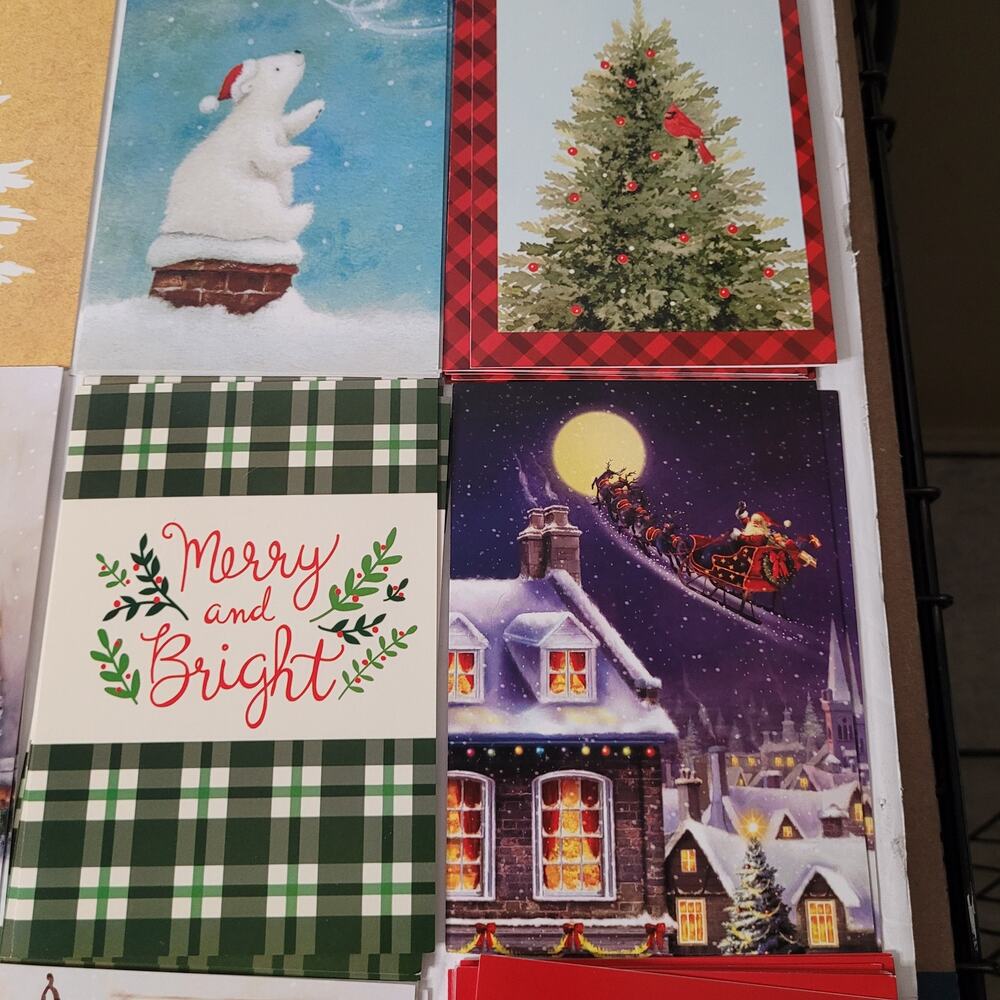 Wonderful Assorted Christmas Cards & Envelopes Set - Picture 4 of 6
